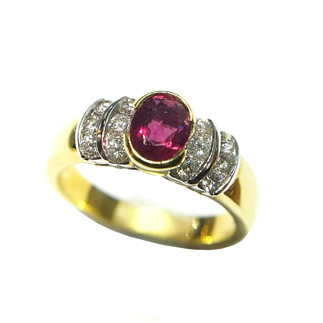 Fáinne Óir Óir Capodagaglia 18KT Ruby 0.72CT agus Diamonds