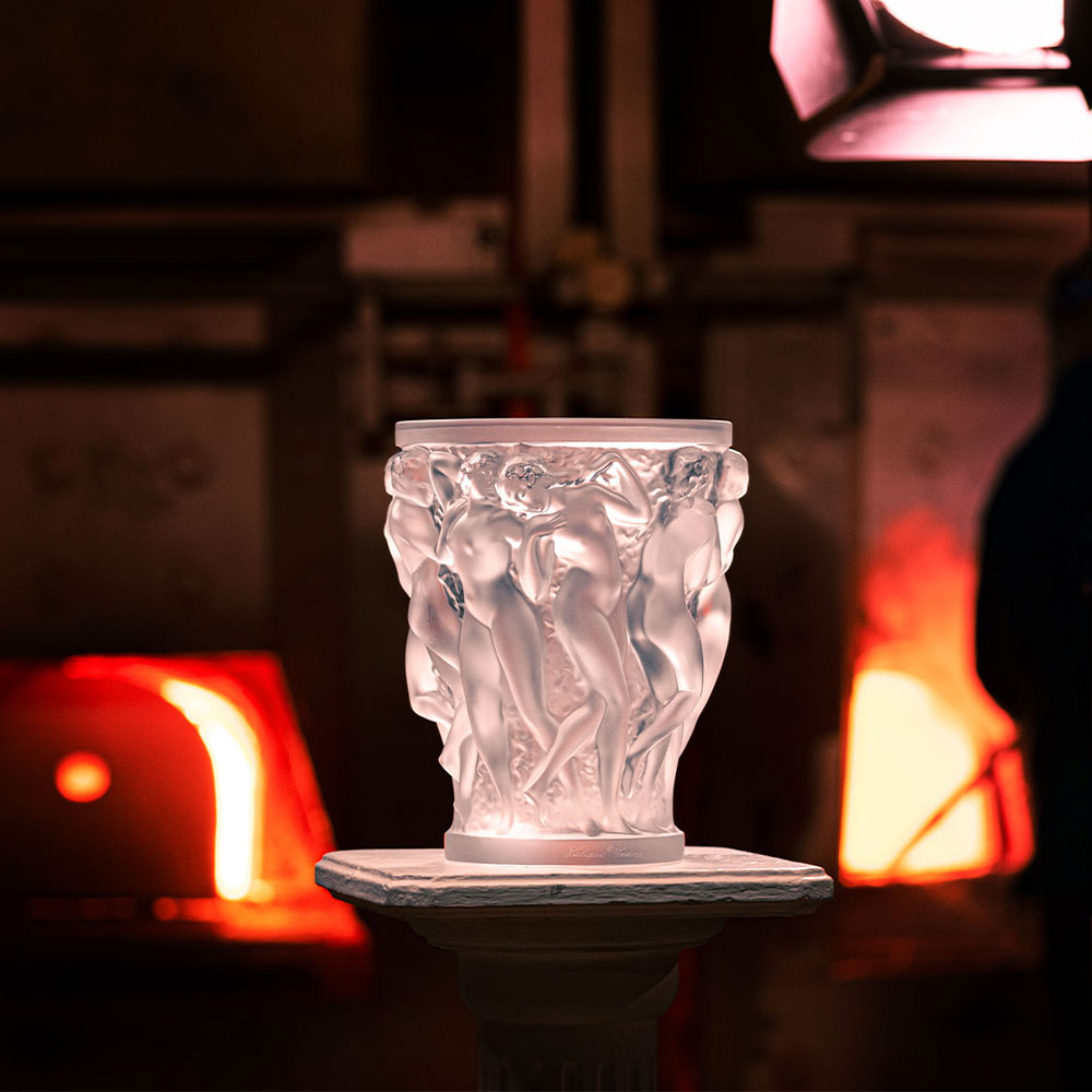 Lalique Vase Bacchantes Millésime 2023 Crystal 1220000 mil
