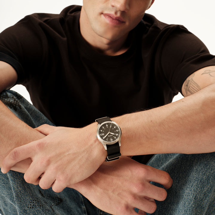 Breil saat Recon 39 mm mavi kuvars çelik EW0842