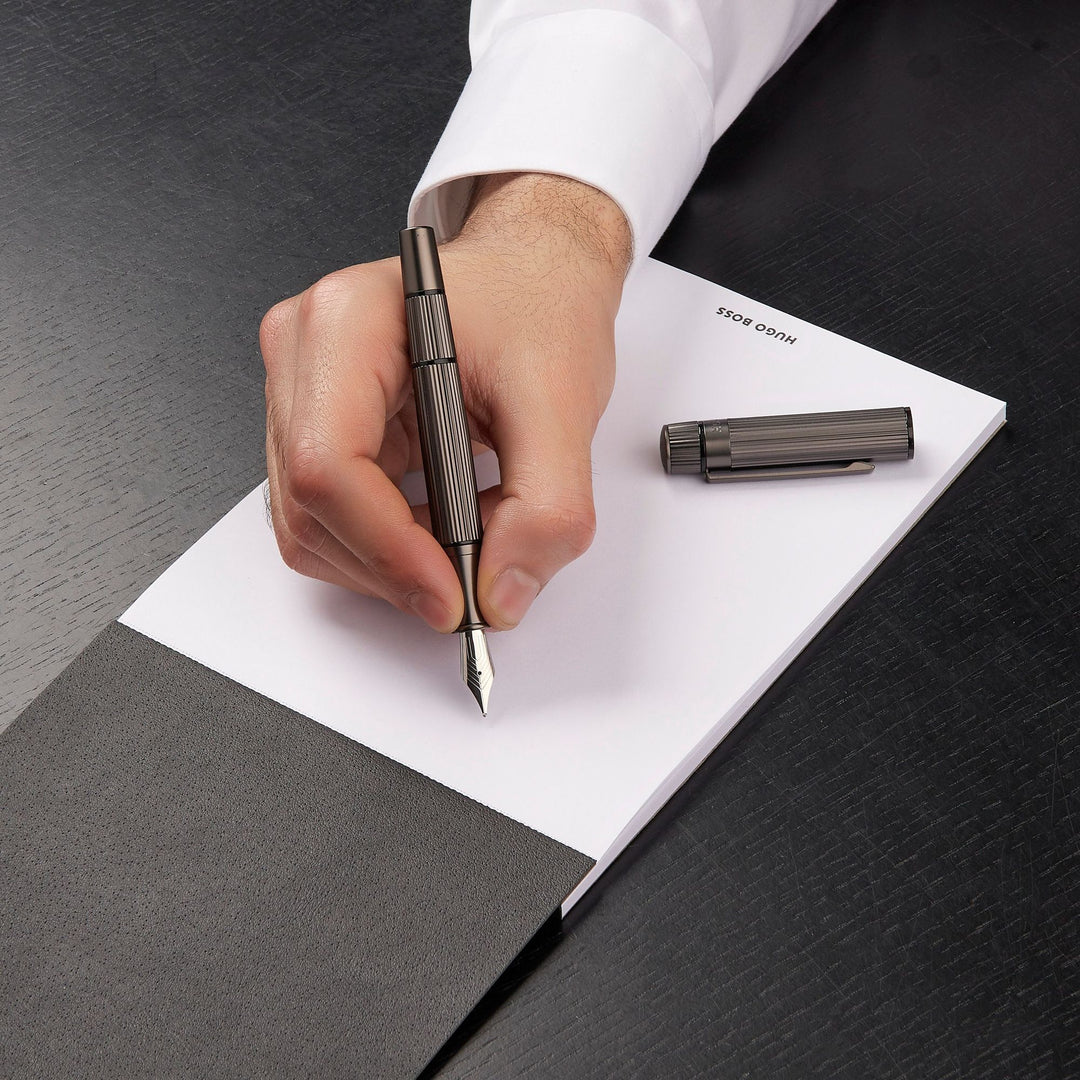 Hugo Boss Core Gun HSF4852D dolma kalem