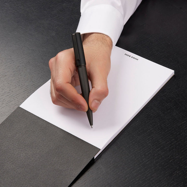 Hugo Boss Arche ikonikus golyóstoll fekete HSQ4744A