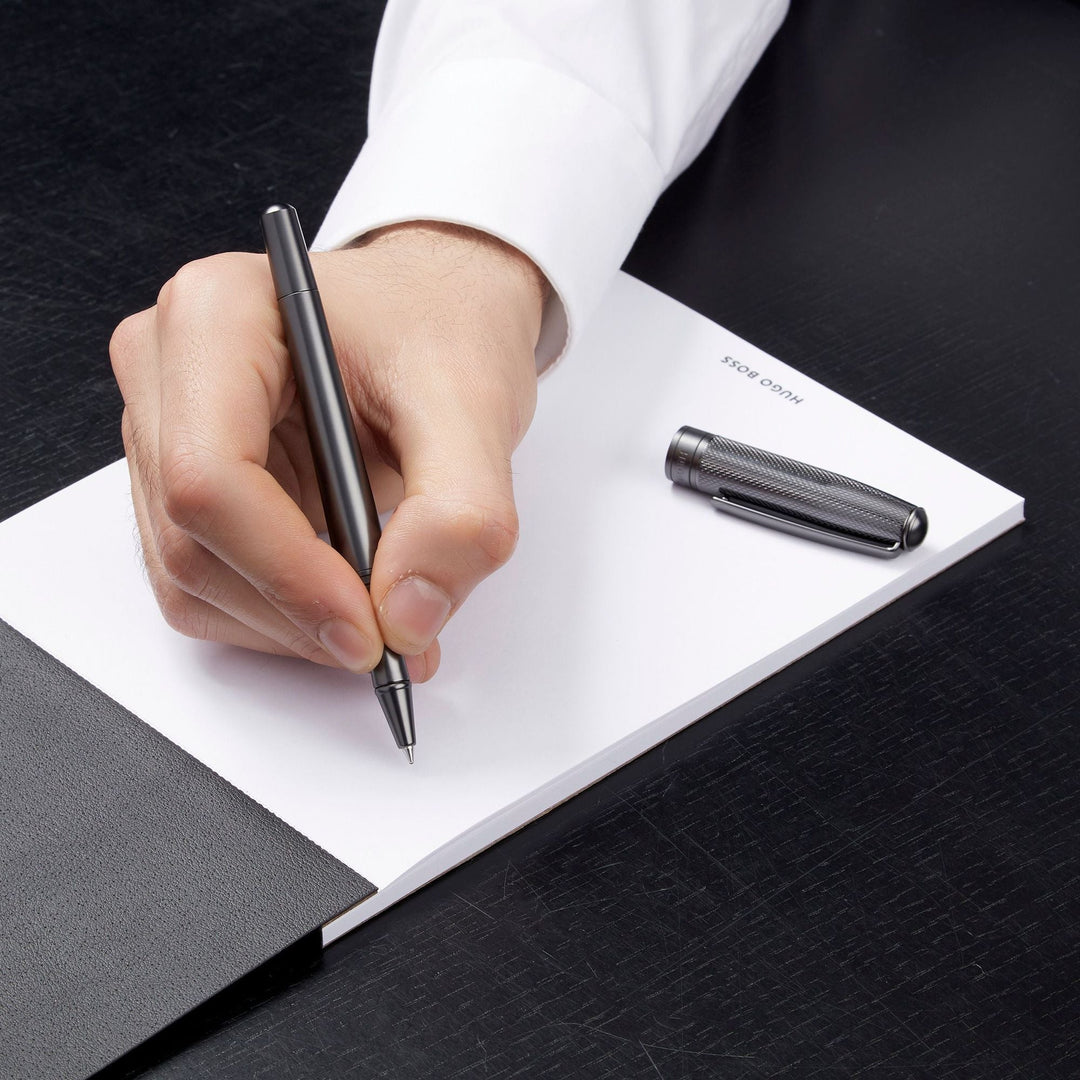 Caneta rollerball Hugo Boss Essential Metal Gun HSY4875D