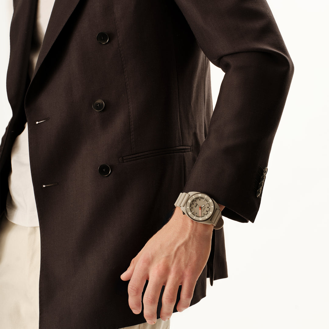 Breil Manta E.C.O. Blend 42mm gri kuvars seramik TW2196 izle