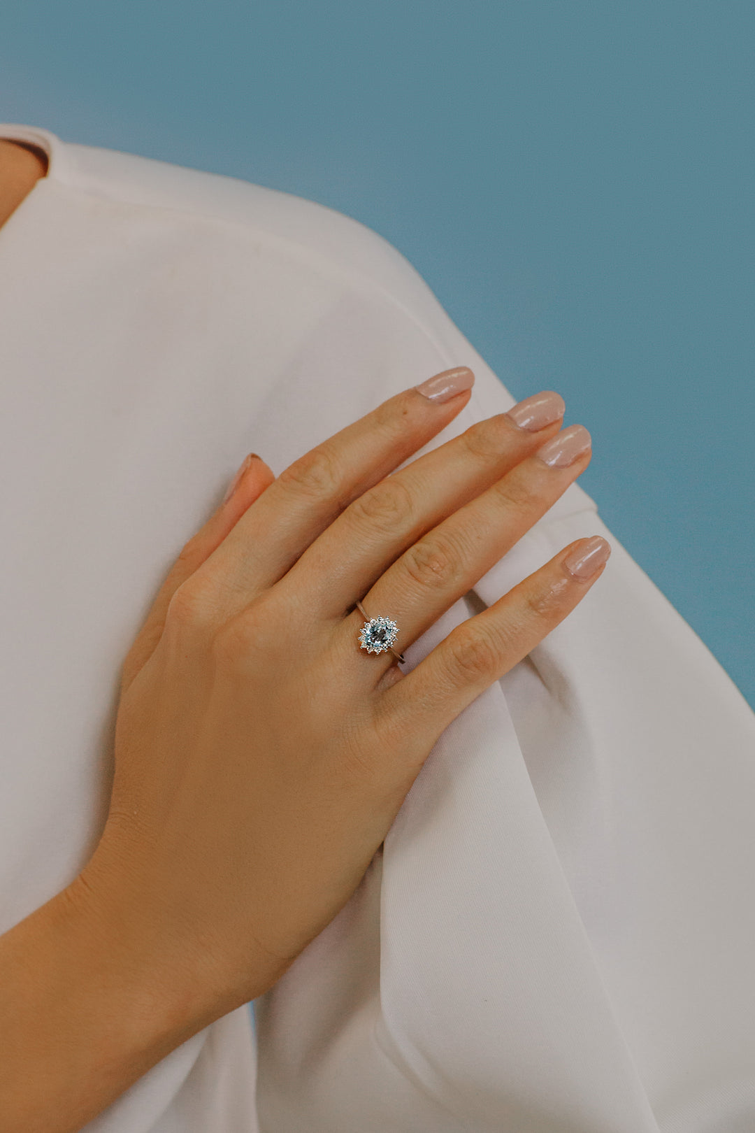 Comete guldring med diamanter og oval akvamarin ANQ315