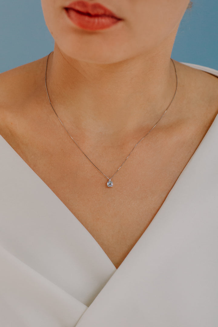 Comete Collana in Oro Diamanti e Acquamarina Tonda GLB1383