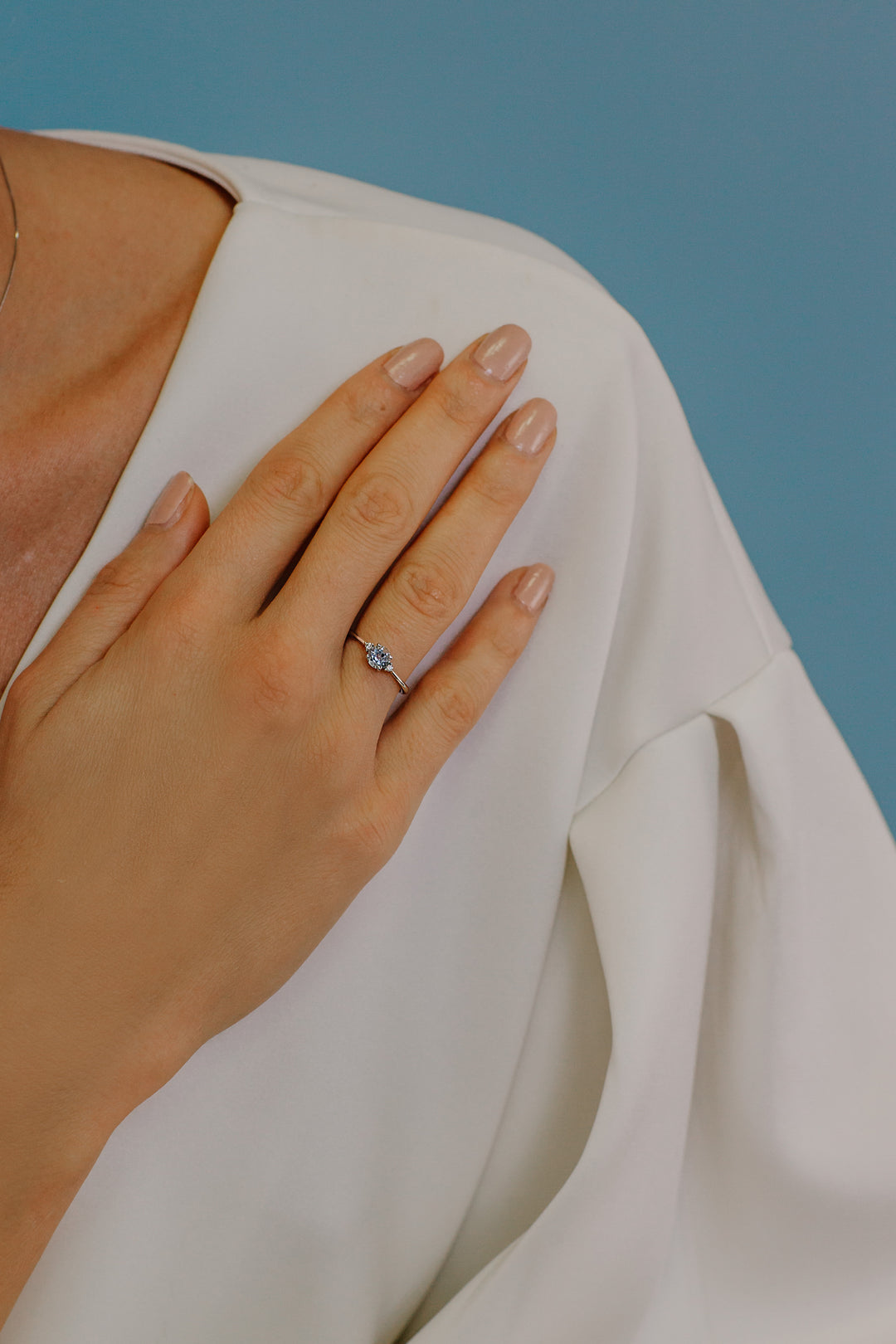 Comete guldring med diamanter og rund akvamarin ANQ294