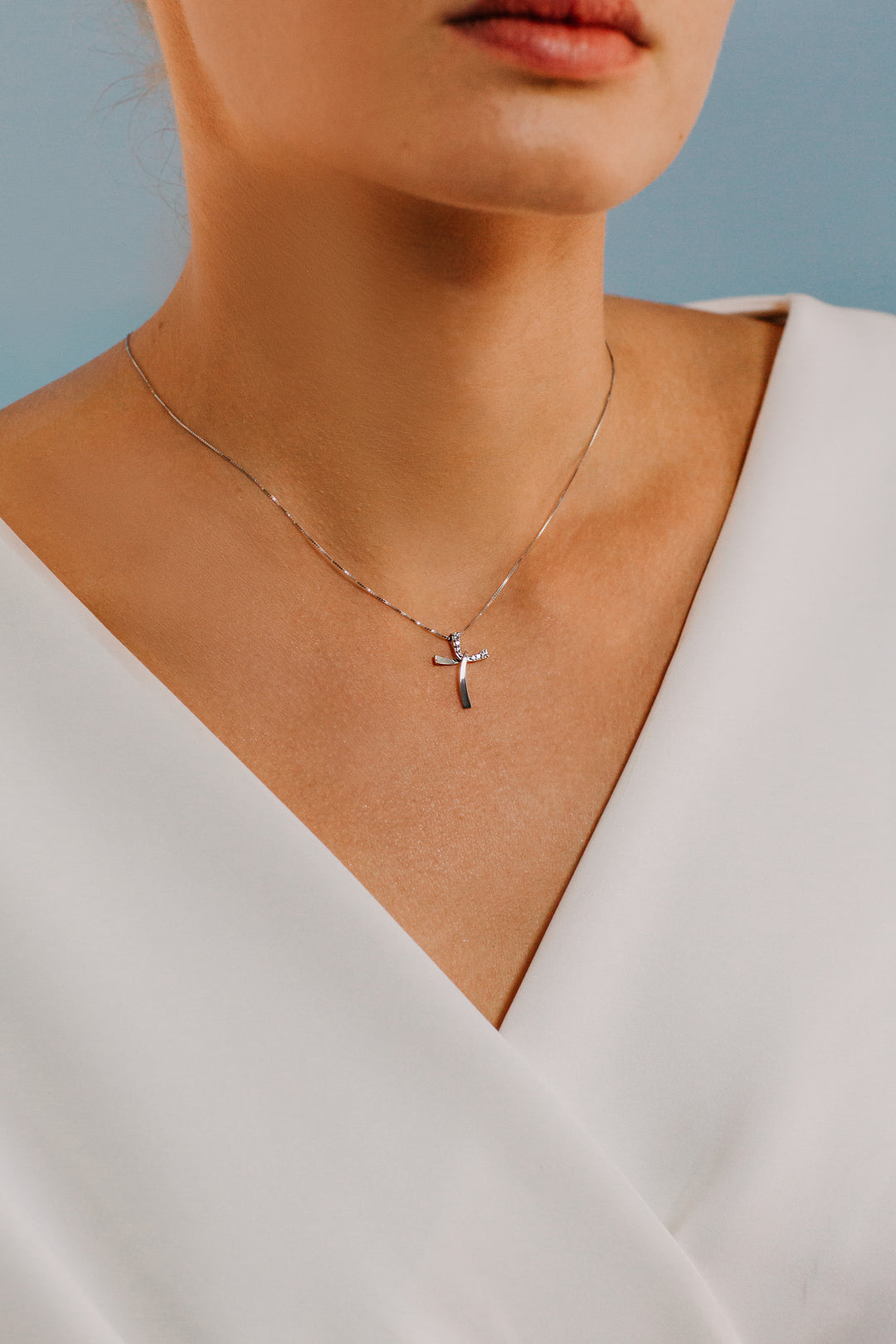 Náhrdelník Comete Gold and Diamond Cross GLB1563