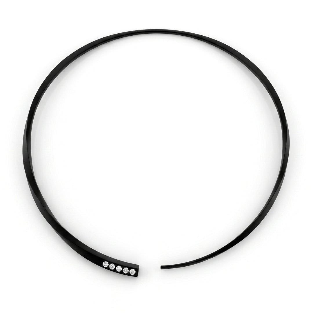 Golay zwarte titanium ketting met vijf diamanten op de opening GD018DINE