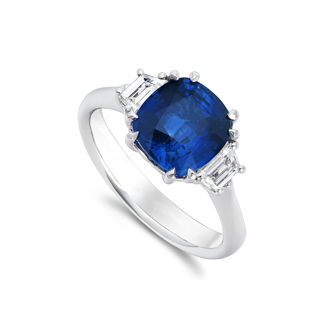 Anillo Golay con zafiro cojín de 3,33 ct y trapecios laterales ACL211DIZB-22353110018