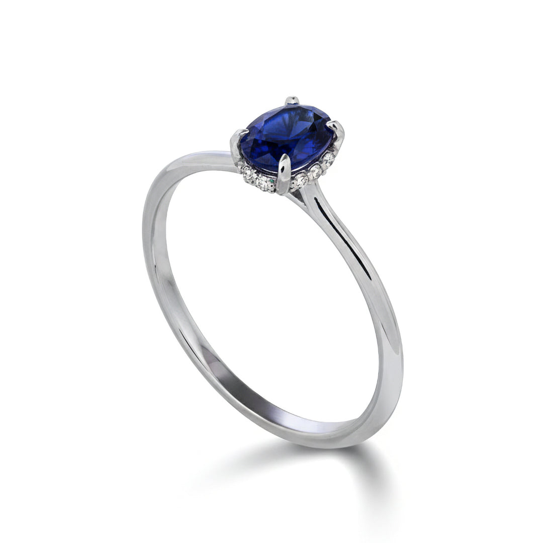 Nihama en 18k oval safir 6x4 refresh set med diamanter NA5219O4ZFD