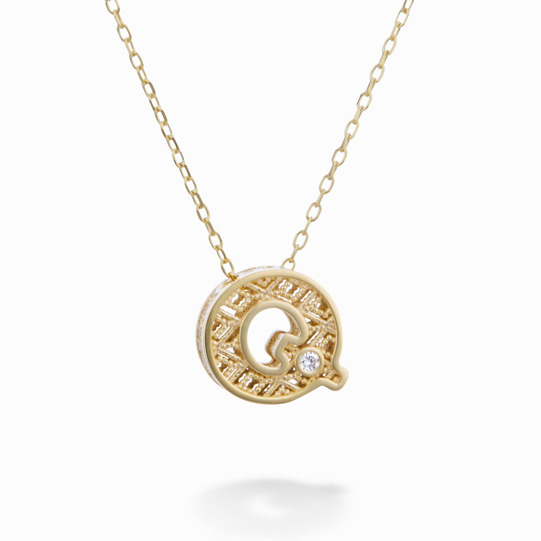 Mikiko cl letra q oro amarillo 18k diam. ct.0,01MDLETQO1
