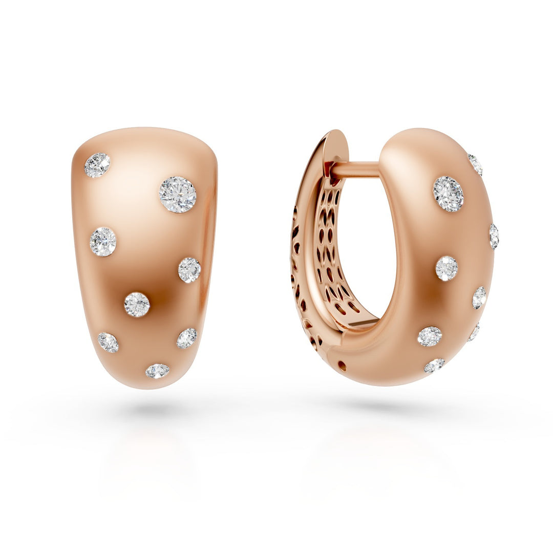 Golay hoop øredobber i 18 karat gull, sateng ferdig foran, med spredte diamanter og skinnende perforert bakside, i rosa gull GOR012O3DI
