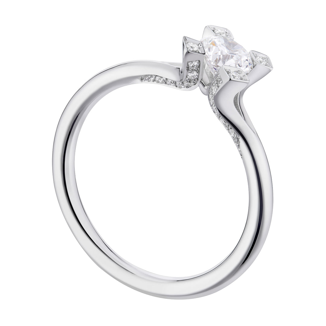 World Diamond Group ring fm griffes incas. pave&
