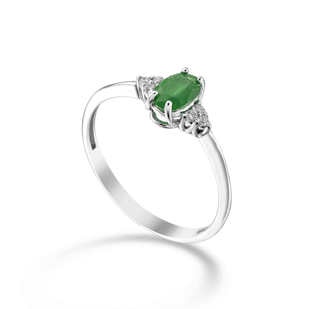 Mikiko 9k oválný smaragd 6x4 a boční diamanty MA5211R4BE