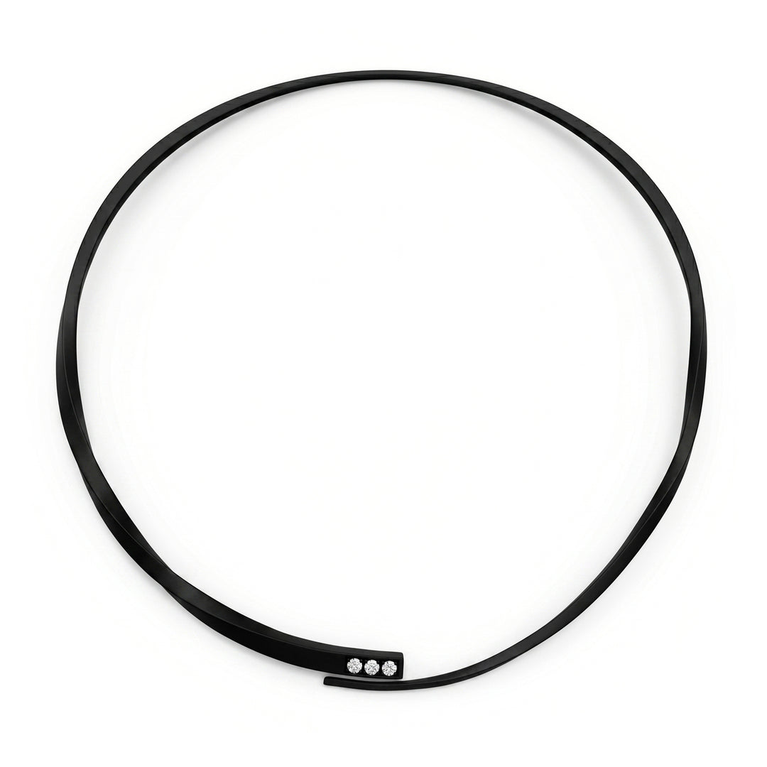 Colier Golay din titan negru cu trei diamante pe deschidere GD017DINE