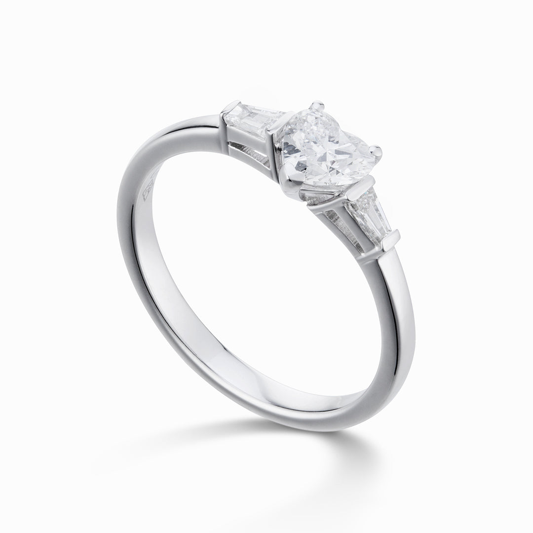 Golay hjerte og side diamantring størrelse. trapez ACLHS002DI060-23243110006
