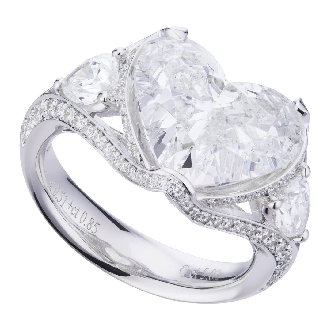 World Diamond Group-ring med sentral hjertediamant APU394DI-20016110041