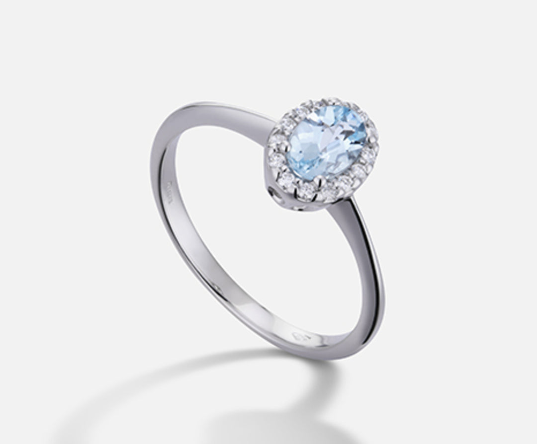 Nihama, ein ovaler Aquamarin aus 18 Karat, 6 x 4 ct. 0,30 dia ct. 0,09 NA5115O4AM