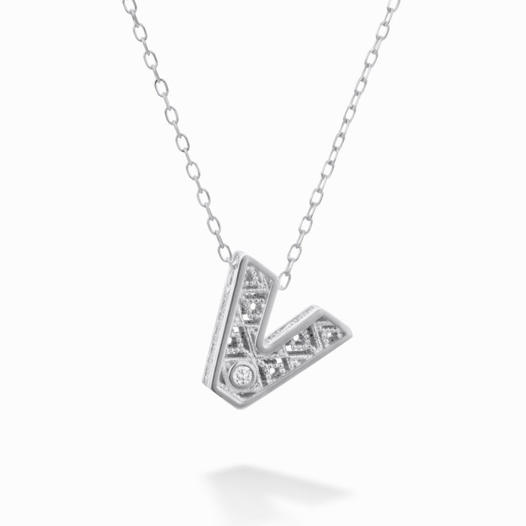 Mikiko cl 18k letter v valkokulta halk. ct.0,01 MDLETVO4