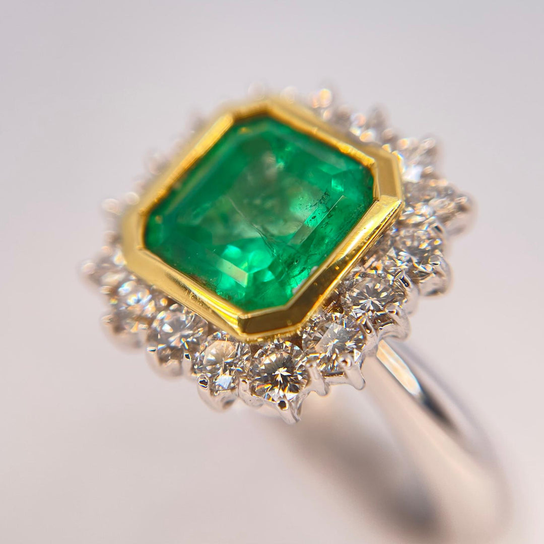 Recarlo Ringing Ring 18kt Emerald and Diamonds