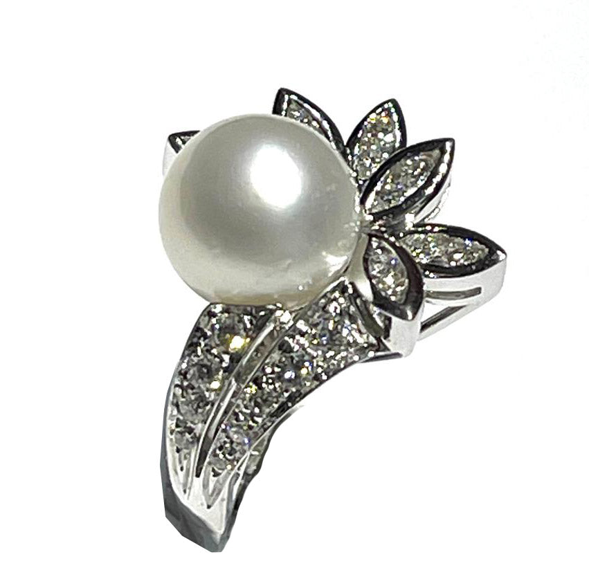 Capodaglie ring blomma pärlvita pärlor 18kt diamanter och pärlor 0038ag