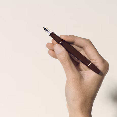 Montblanc Meisterstück fountain pen bordeaux classique tip M 133014