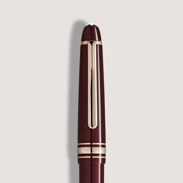 Montblanc Meisterstück fountain pen bordeaux classique tip M 133014