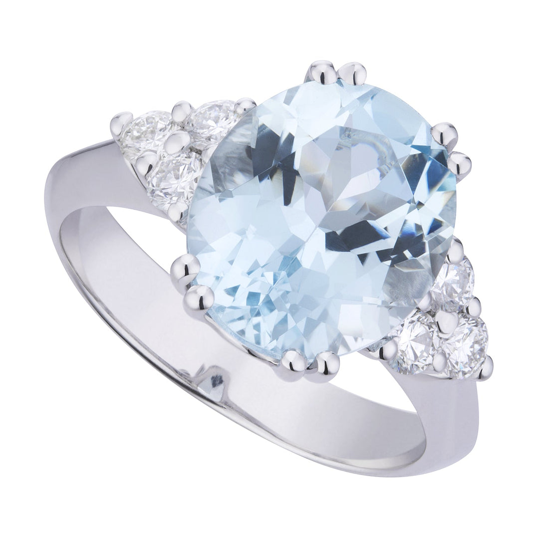 गोलाई Aquamarine अंगूठी ओवल और पार्श्व हीरे